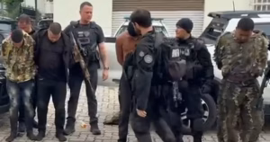 Polícia Civil impede confronto armado e prende milicianos na zona oeste do Rio
